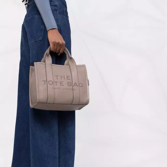  Marc Jacobs The Tote Bag Leather Medium - cement