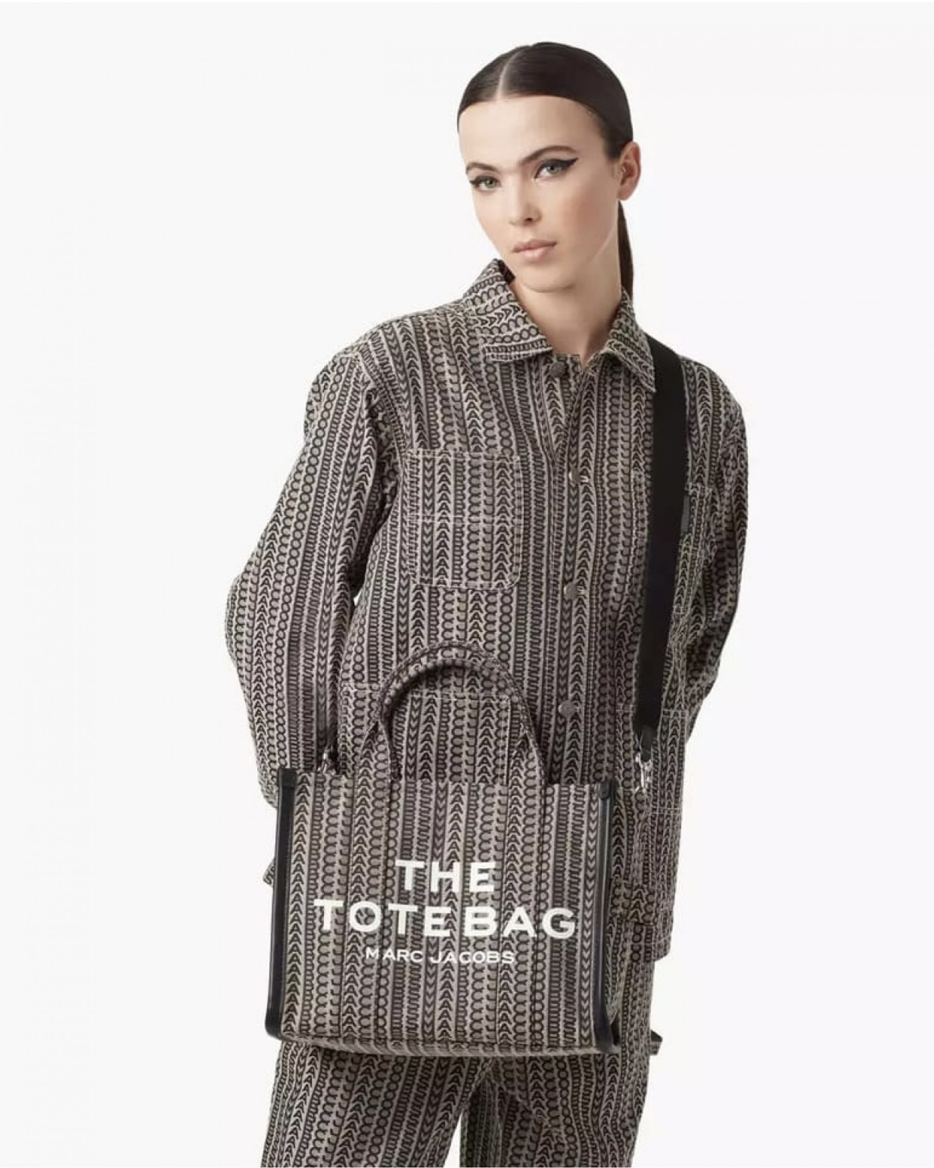The Tote Bag Monogram Medium