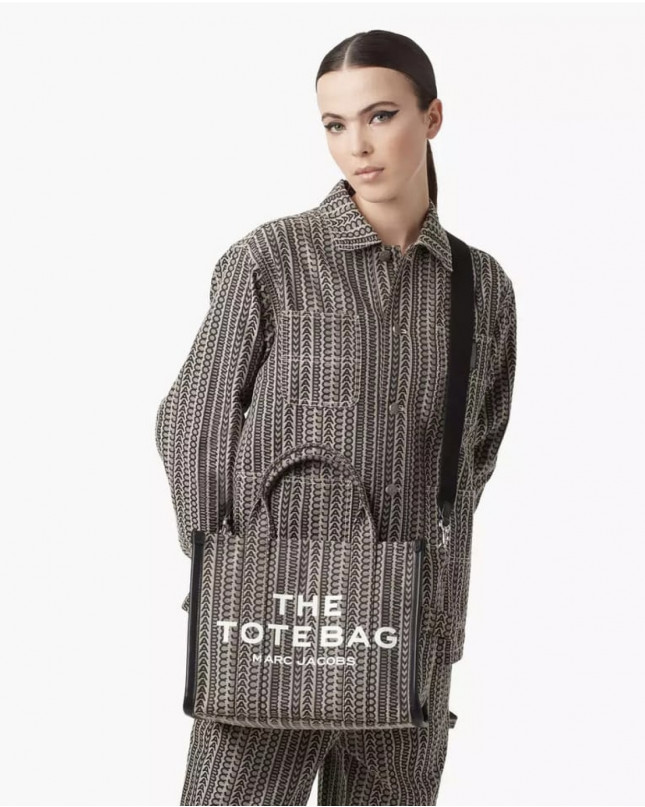 Marc Jacobs The Tote Bag Monogram Medium